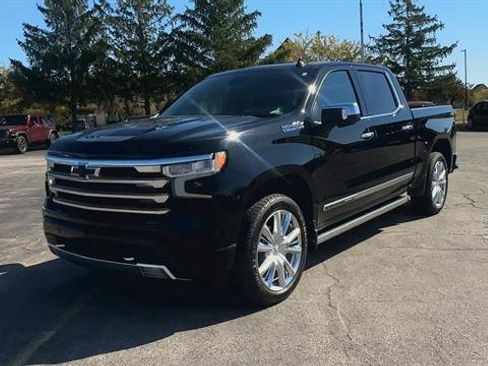 Used 2022 Chevrolet Silverado 1500 High Country w/ High Country Premium Package image 4