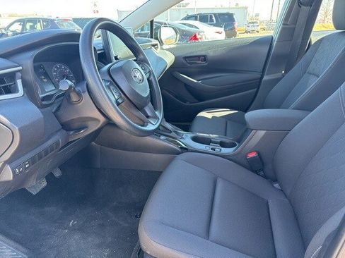 Used 2025 Toyota Corolla LE image 10