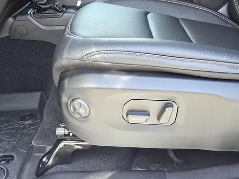 New 2026 Jeep Gladiator Sport image 17