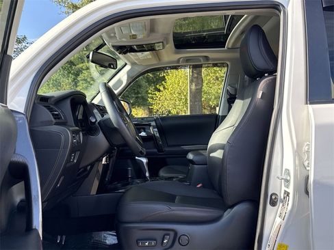 Used 2019 Toyota 4Runner TRD Off-Road Premium image 13