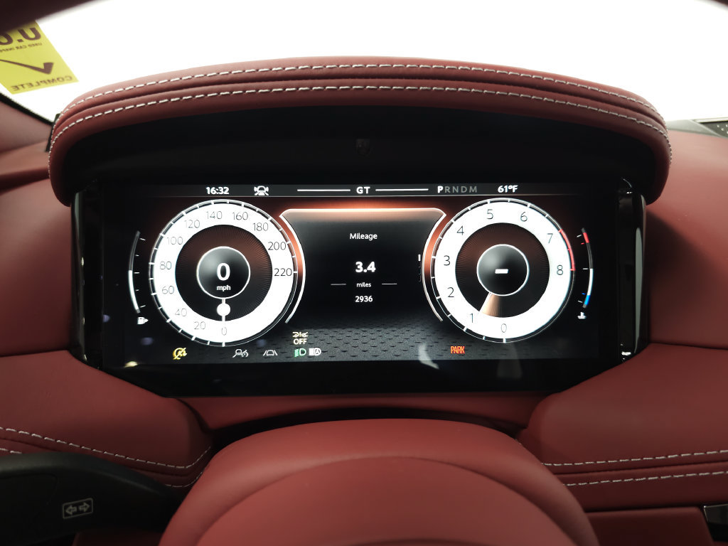 Used 2025 Aston Martin DB12 Coupe RWD image 16