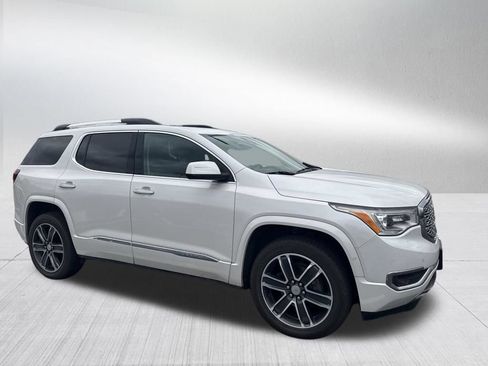 Used 2017 GMC Acadia Denali w/ Technology Package AWD/4WD image 3