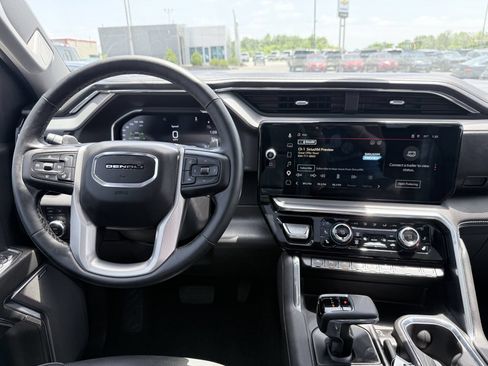 Used 2025 GMC Sierra 1500 Denali w/ Denali Reserve Package AWD/4WD image 11