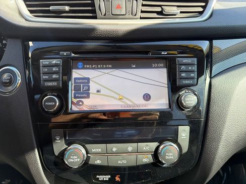 Used 2016 Nissan Rogue SL w/ SL Premium Package image 19