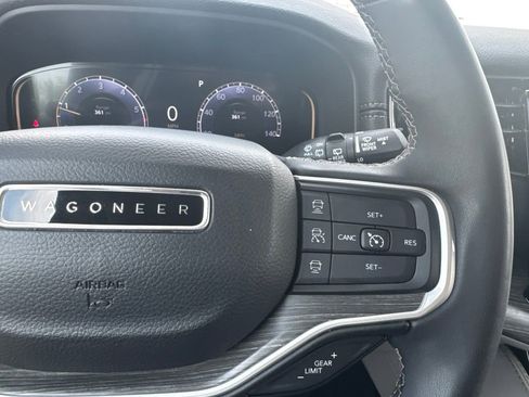 Used 2023 Jeep Wagoneer L Series II AWD/4WD image 28