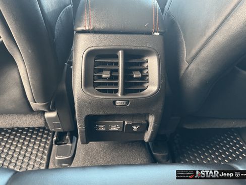 Used 2021 Jeep Cherokee Trailhawk w/ Sun, Sound & Nav Group AWD/4WD image 18