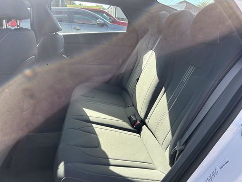 Used 2023 Hyundai Elantra Blue image 9