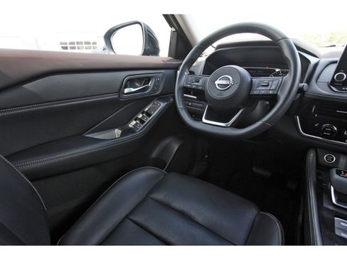 Certified 2023 Nissan Rogue SL FWD image 11
