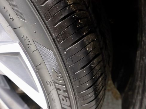 Used 2025 Hyundai Elantra SEL image 21