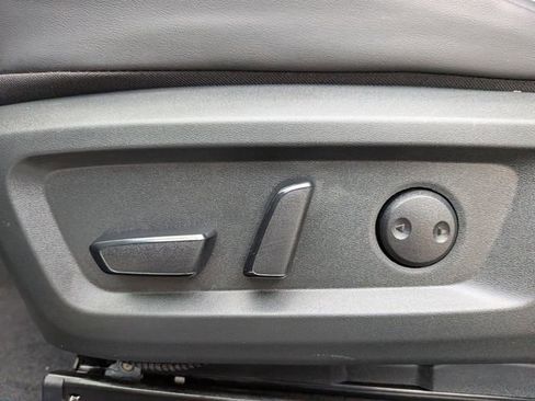 Used 2023 Nissan Rogue SV w/ SV Premium B Package FWD image 14