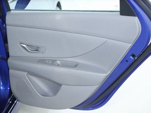 Certified 2024 Hyundai Elantra SEL w/ Convenience Package image 30