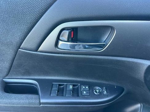 Used 2013 Honda Accord LX image 11