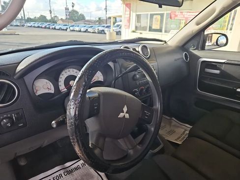 Used 2007 Mitsubishi Raider LS image 23