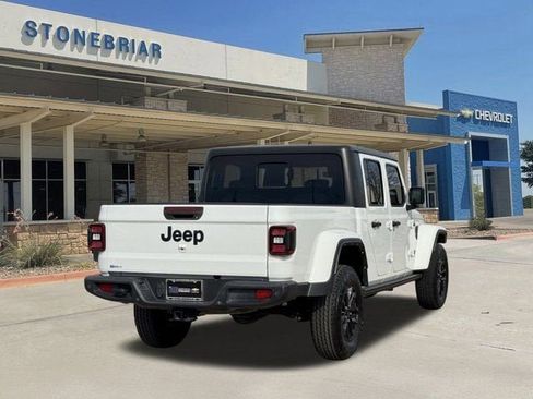 Used 2022 Jeep Gladiator Sport image 5