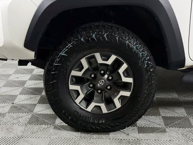 Used 2019 Toyota Tacoma TRD Off-Road AWD/4WD image 12