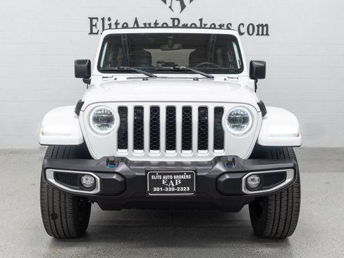 Used 2023 Jeep Wrangler Unlimited Sahara w/ Cold Weather Group AWD/4WD image 4