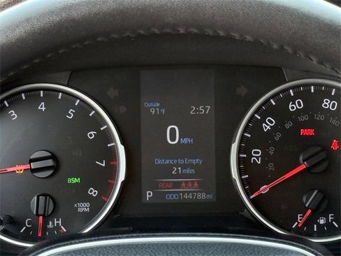 Used 2021 Toyota RAV4 XLE Premium image 19