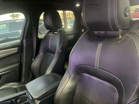 Used 2021 Jaguar F-PACE R-Dynamic S image 5