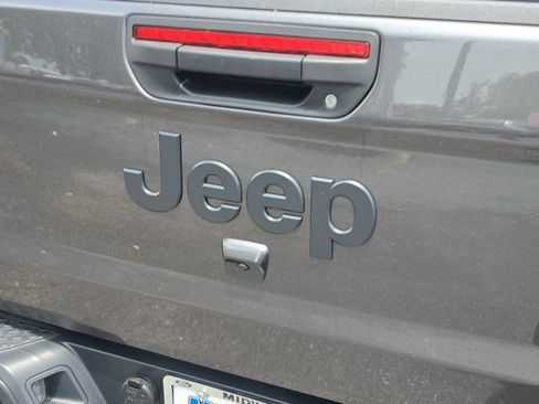 Used 2025 Jeep Gladiator Sport AWD/4WD image 7