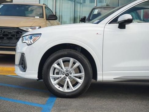 New 2025 Audi Q3 2.0T Premium image 2