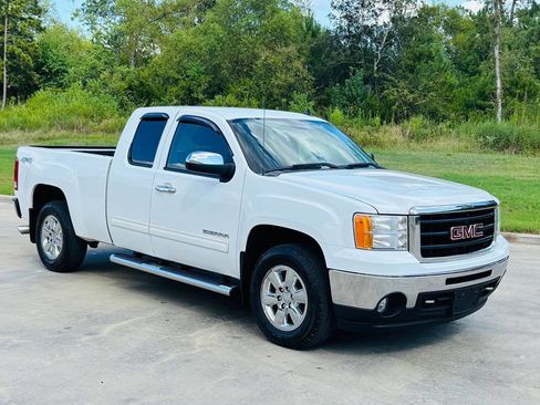 Used 2011 GMC Sierra 1500 SLE w/ Power Tech Package image 3