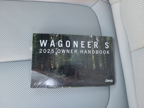 New 2025 Jeep Wagoneer S Limited image 34