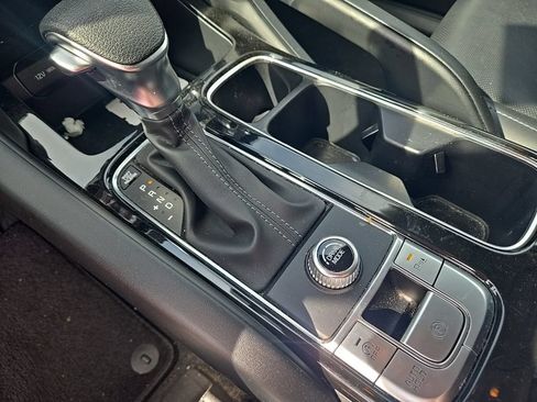 Certified 2024 Kia Telluride LX FWD image 20