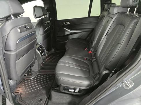 Used 2025 BMW X7 M60i AWD/4WD image 18