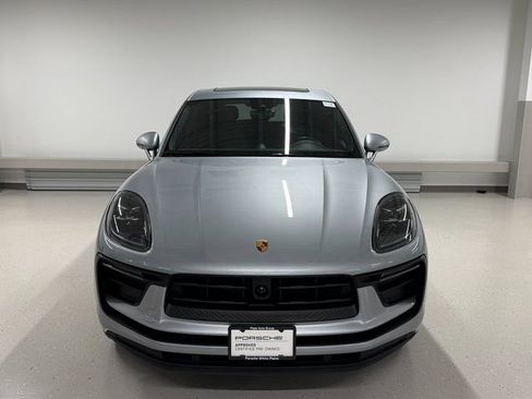 Certified 2024 Porsche Macan image 11