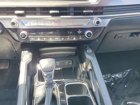 Used 2024 Kia Telluride S w/ S Sunroof Package FWD image 15