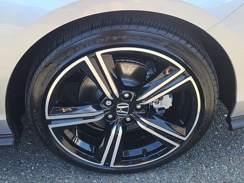 Used 2025 Honda Accord Sport image 10