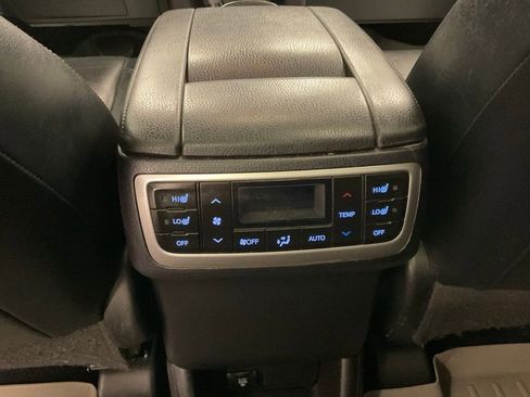 Used 2014 Toyota Highlander Limited Platinum AWD/4WD image 34