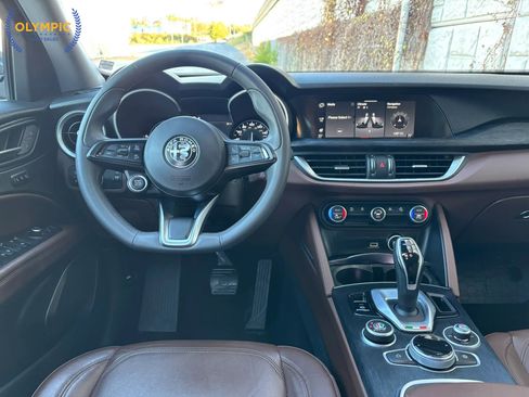 Used 2020 Alfa Romeo Stelvio image 20