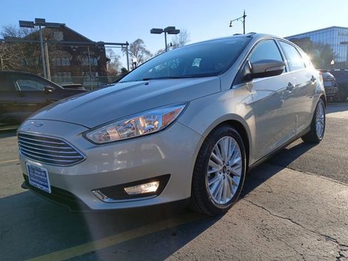 Used 2017 Ford Focus Titanium image 6
