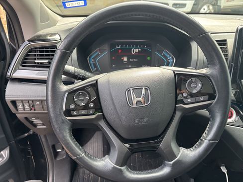 Used 2023 Honda Odyssey Elite image 2
