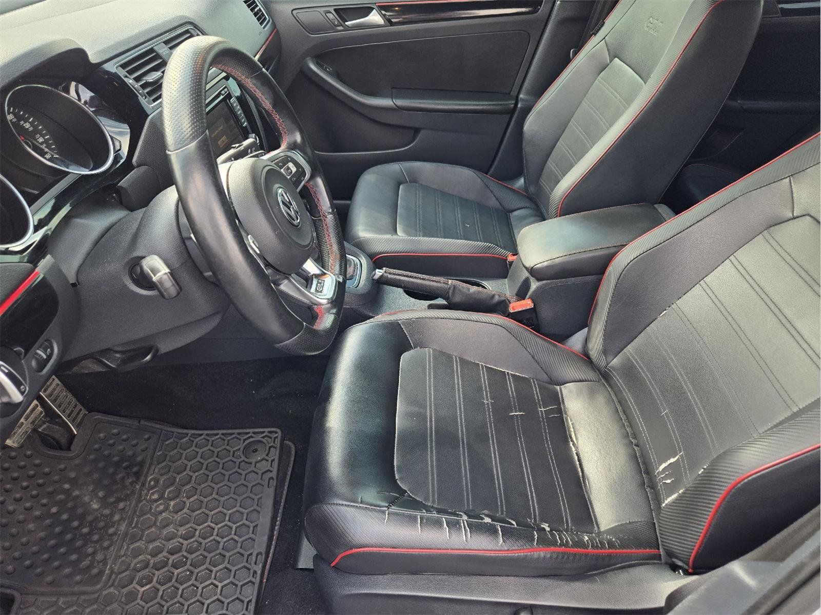 Used 2015 Volkswagen Jetta GLI SE FWD image 13