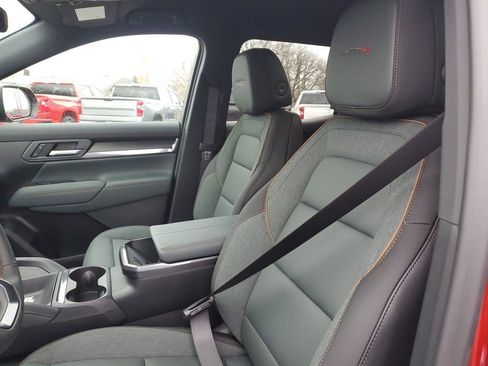 New 2026 GMC Terrain AT4 w/ LPO, Black Badging Package AWD/4WD image 23