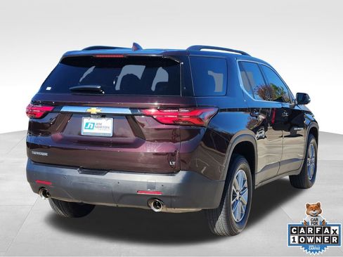 Used 2023 Chevrolet Traverse LT w/ Rear Camera Mirror Package image 9