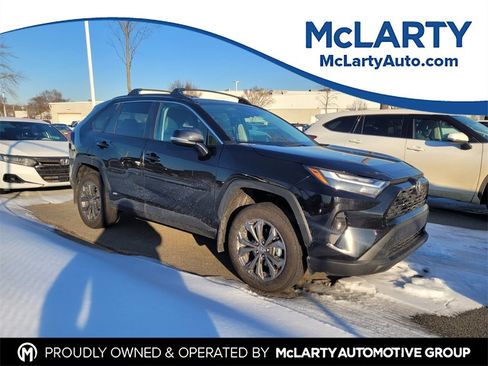 Used 2025 Toyota RAV4 XLE Premium image 1
