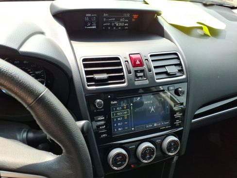 Used 2018 Subaru Forester 2.5i Touring AWD/4WD image 22