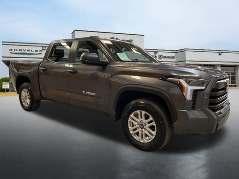 Used 2025 Toyota Tundra SR5 image 7