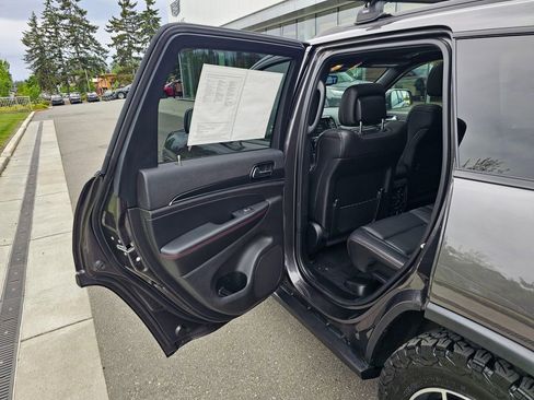 Used 2019 Jeep Grand Cherokee Trailhawk w/ Trailhawk Luxury Group AWD/4WD image 15