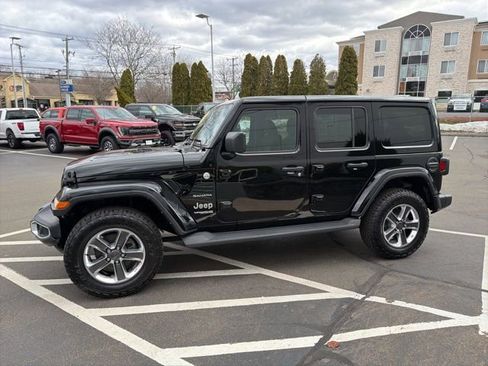 Used 2022 Jeep Wrangler Unlimited Sahara image 5