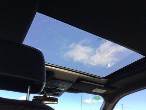 Used 2023 Ford F150 Lariat w/ Equipment Group 502A High image 9