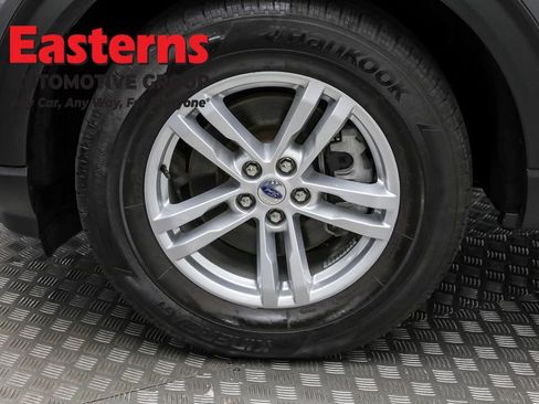 Used 2022 Ford Explorer XLT image 31