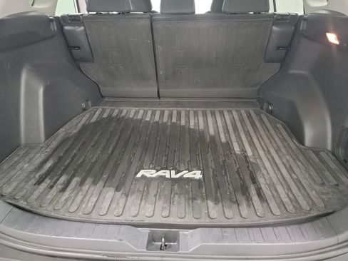 Used 2021 Toyota RAV4 LE image 25