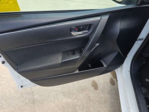 Used 2018 Toyota Corolla LE image 14