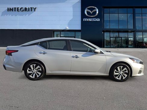 Used 2022 Nissan Altima 2.5 S FWD image 3