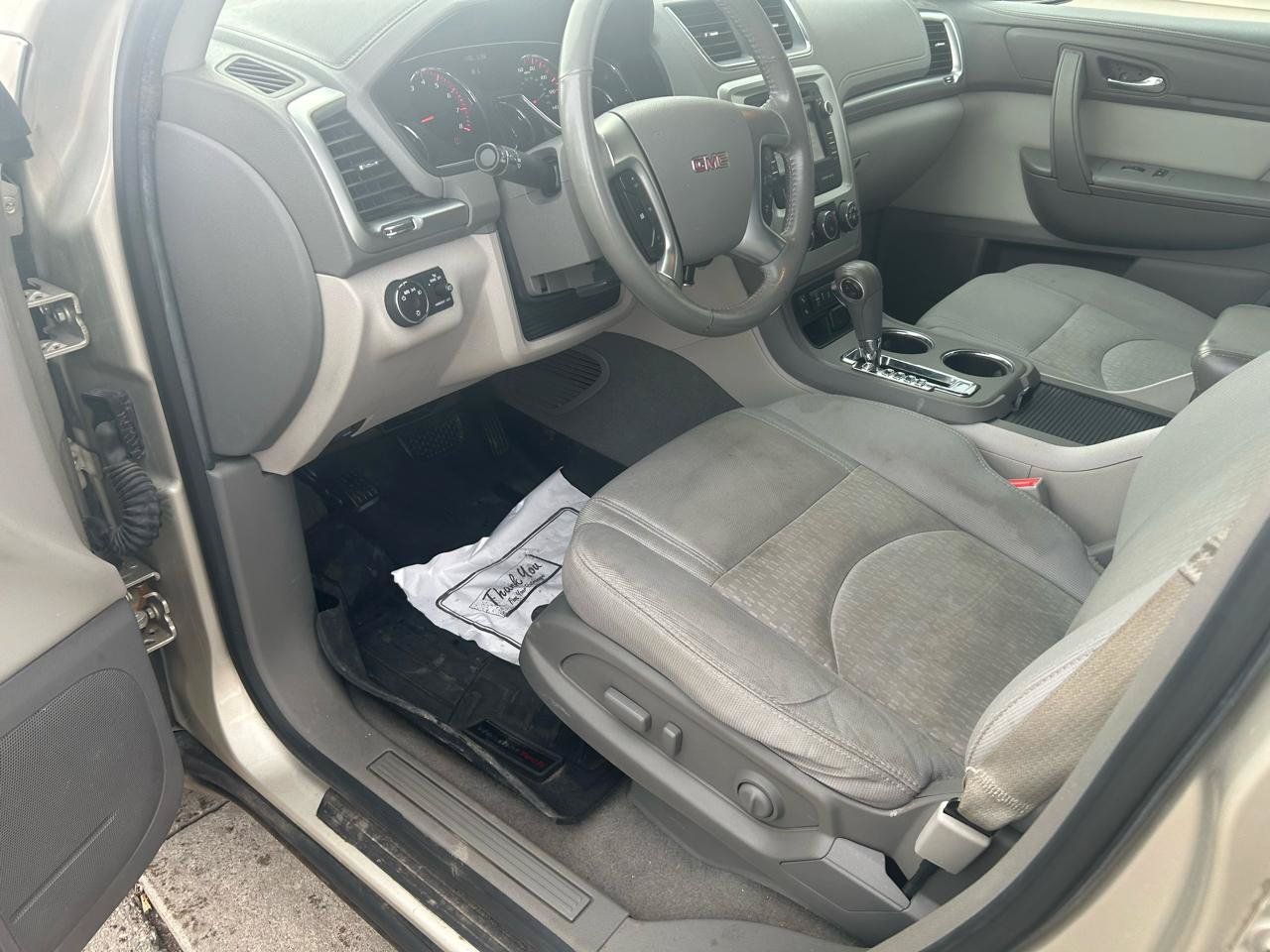 Used 2015 GMC Acadia SLE FWD image 10