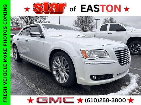Used 2012 Chrysler 300 C w/ 19-Premium Speaker Group image 1